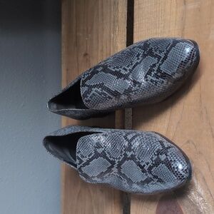 Vince Snakeskin Patterned Loafers